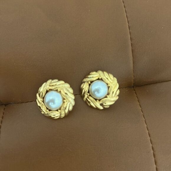 Napier Signed Gold Plated Earrings Faux Pearl Braided Circle with Post Backing. - Picture 1 of 4